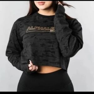 Alphalete crop long sleeve camo